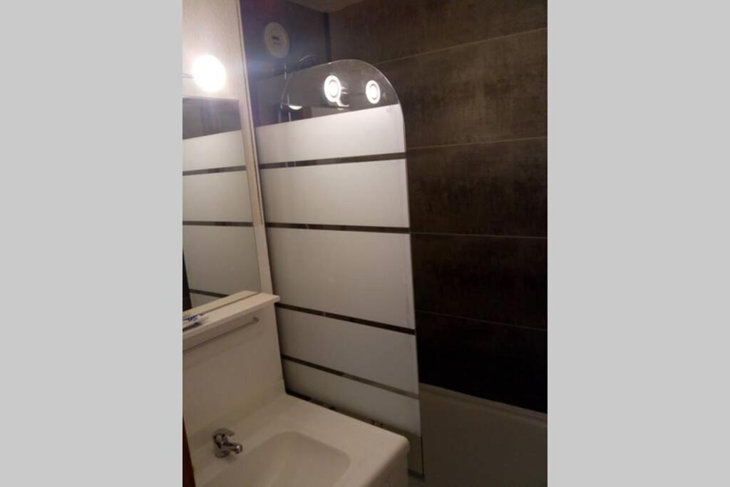 Au Pied des Pistes B31, Chaleureux studio 4 pers, vue sur la vallée imprenable avec WIFI, DRAPS NON COMPRIS Saint-Jean-dʼAulps Exterior foto